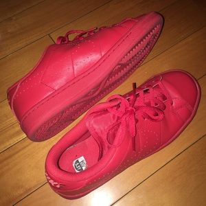 Red Nike Lowtop Sneakers